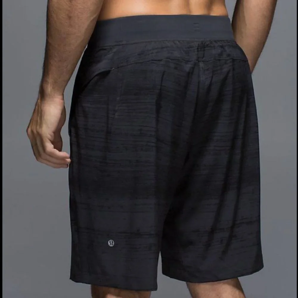 Lululemon Men's Core Short Gray Medium 11"